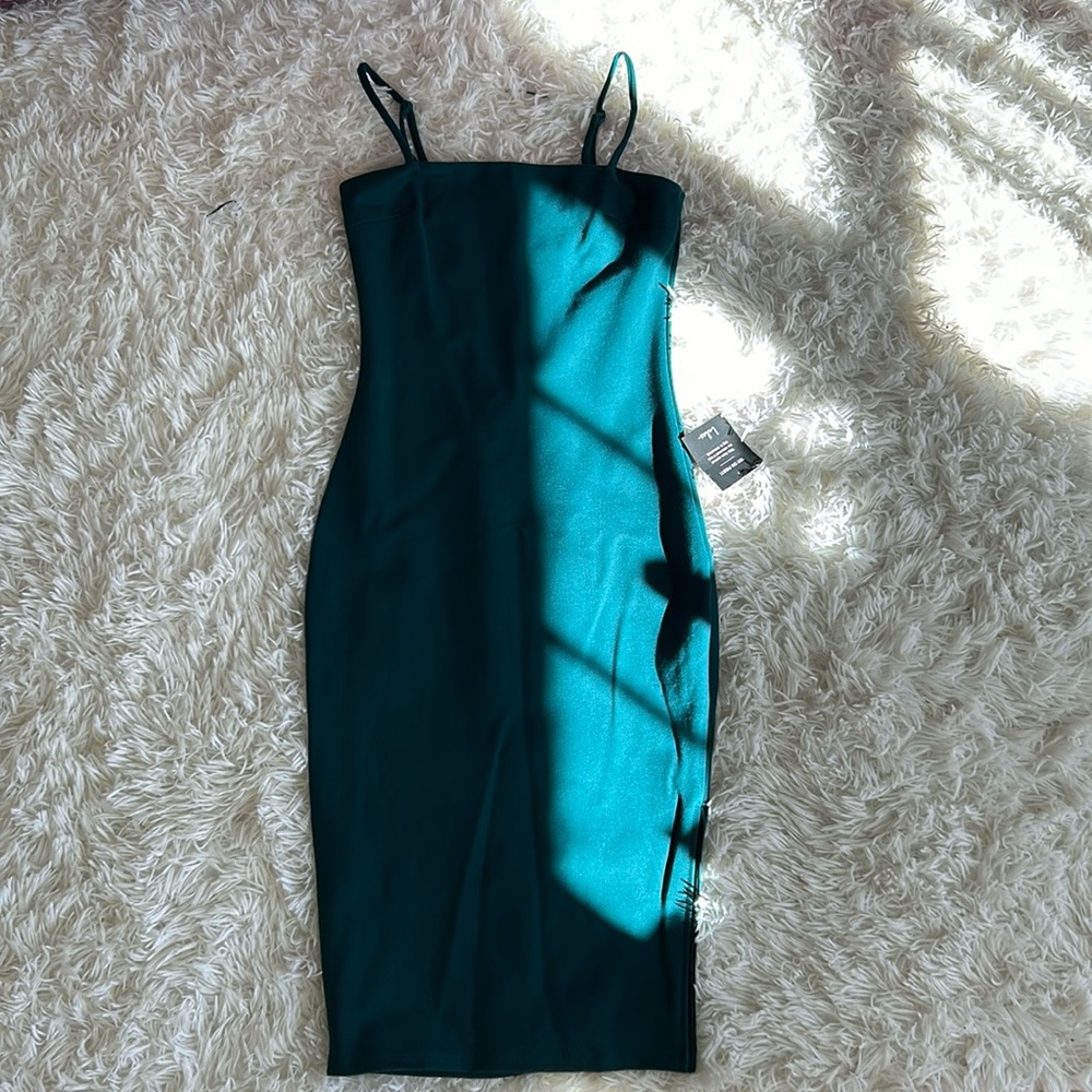 Lulu’s Paulina forest green bodycon midi